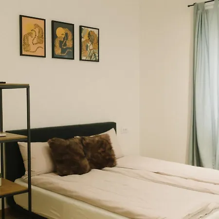 Meebo Apartment *